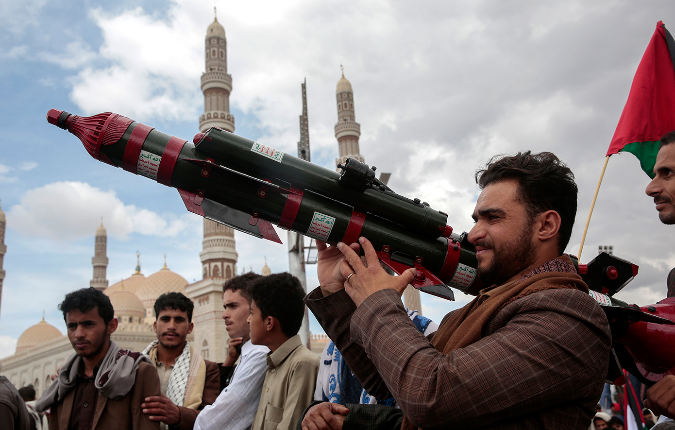 «Το δάκτυλό μας βρίσκεται στη σκανδάλη, είμαστε έτοιμοι να ανταποκριθούμε ανά πάσα στιγμή», δήλωσε ο ηγέτης των Χούθι