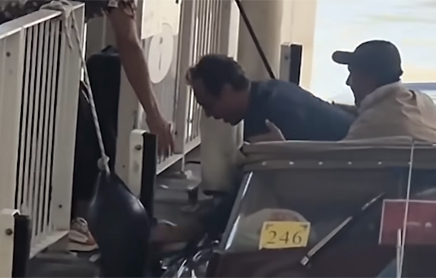 Απρόοπτο για τον Τζουντ Λο στη Βενετία &#8211; Δείτε το βίντεο που έχασε την ισορροπία του