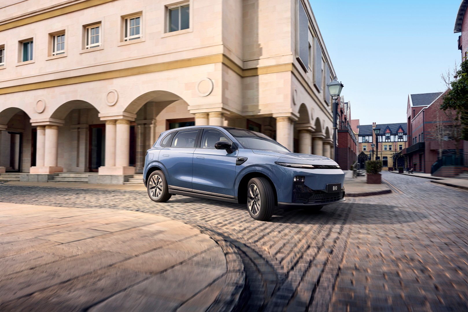 Το νέο Leapmotor B10 θέλει να ξεχωρίσει στα C-SUV