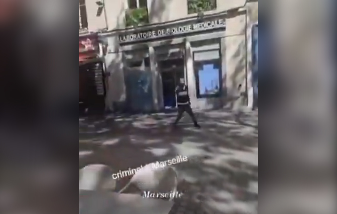 Συναγερμός στη Μασσαλία: Τραυμάτισε με χασαπομάχαιρα τέσσερις ανθρώπους – Έπεσε νεκρός από πυρά αστυνομικών