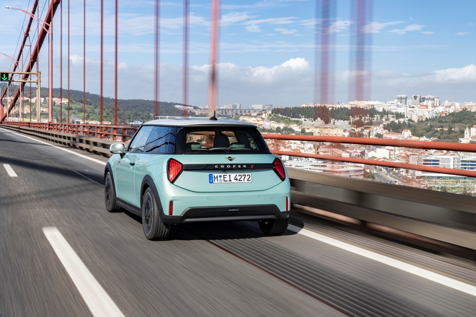 Πεντάστερα τα MINI Cooper και Aceman στο Euro NCAP Πεντάστερα τα MINI Cooper και Aceman στο Euro NCAP