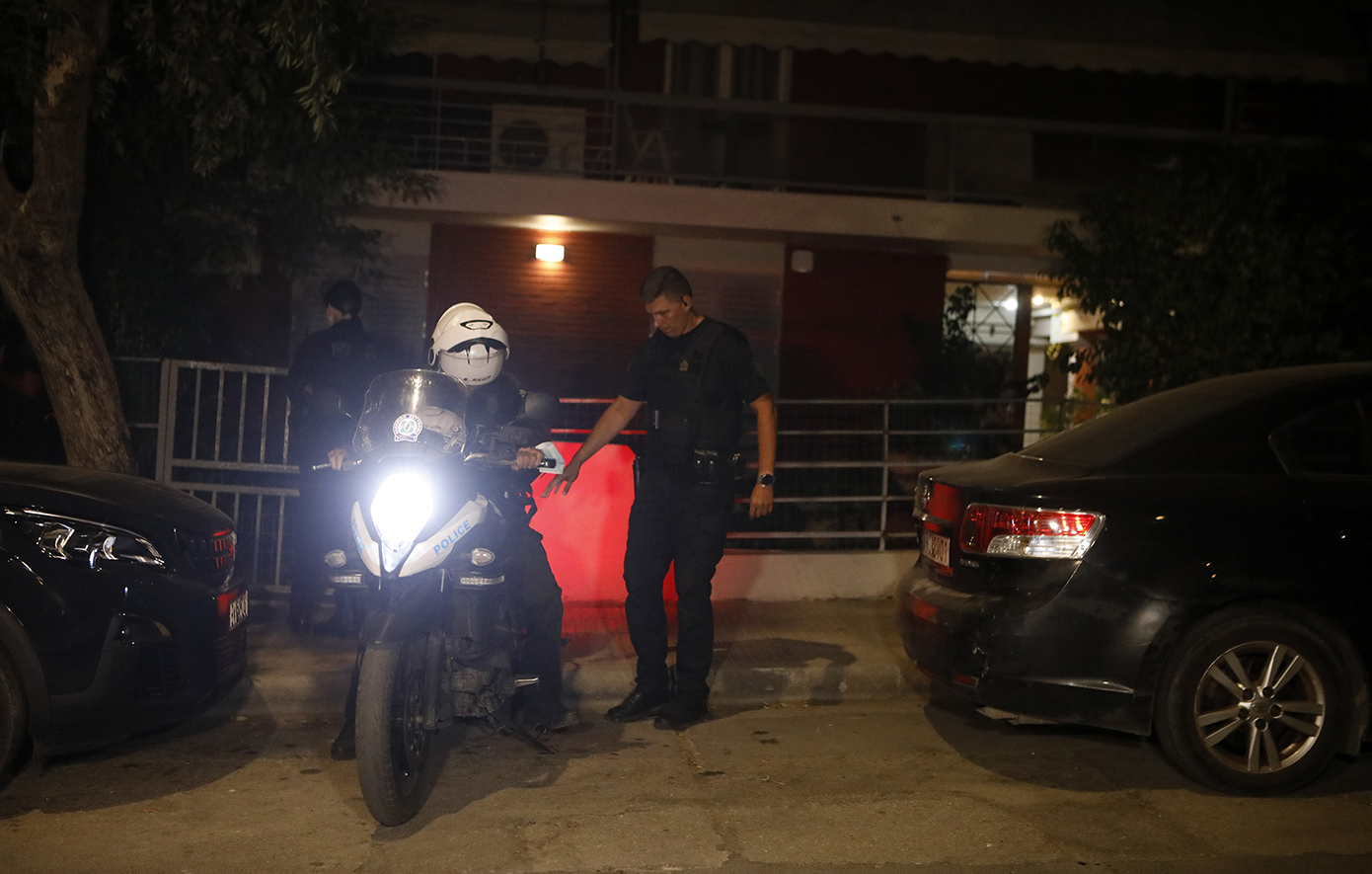 Νεκρό ζευγάρι στον Νέο Κόσμο: Εκείνη με τραύμα στο θώρακα, εκείνος στο κεφάλι – «Ήταν άρρωστη κι αυτός στεναχωρημένος»