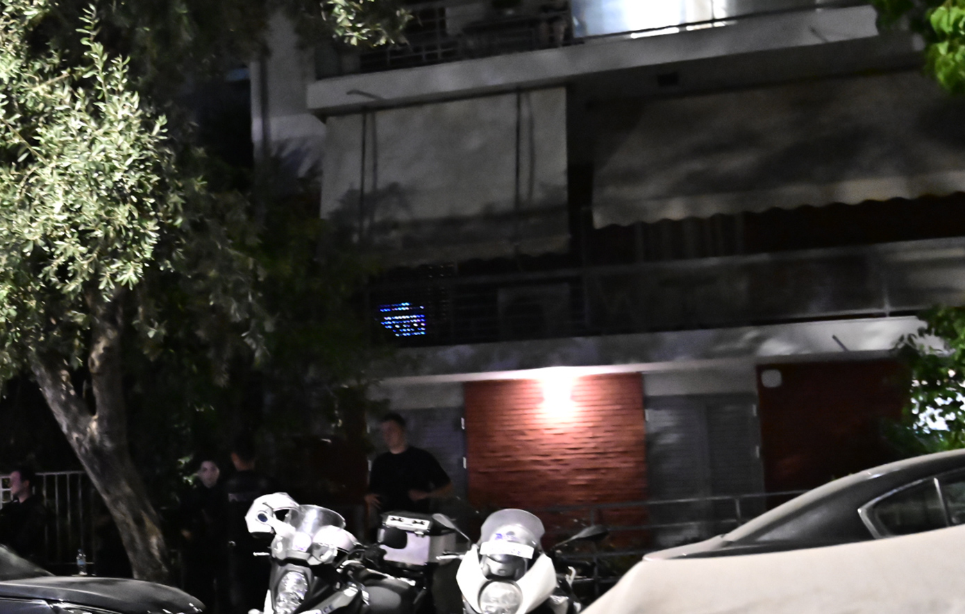 Θρίλερ στον Νέο Κόσμο: Νεκροί άνδρας και γυναίκα σε διαμέρισμα &#8211; Δίπλα τους βρέθηκε όπλο