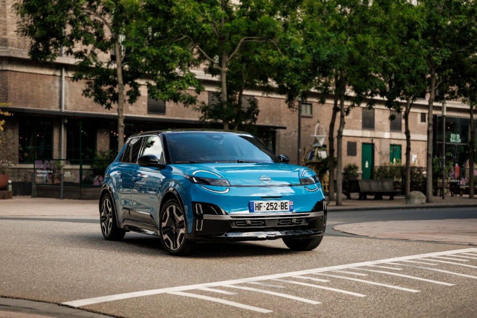 Το νέο Nissan Micra «ηλεκτρίζει» τους δρόμους του Ρότερνταμ