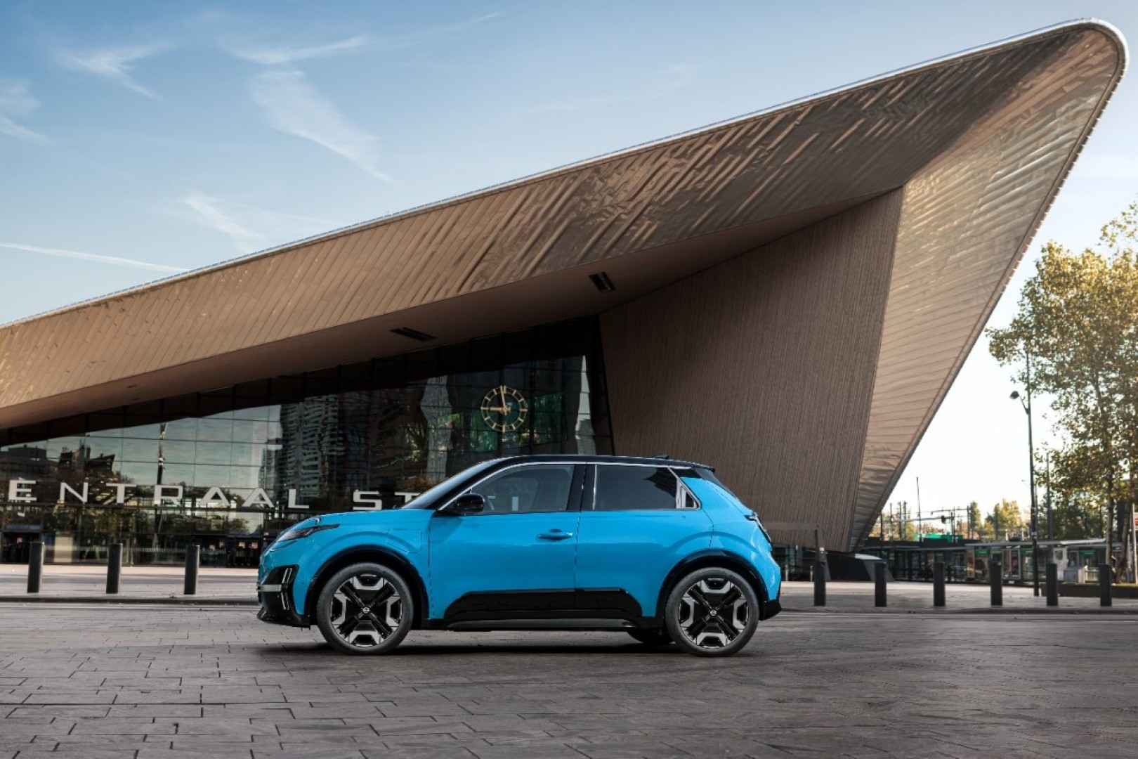 Το νέο Nissan Micra «ηλεκτρίζει» τους δρόμους του Ρότερνταμ Το νέο Nissan Micra «ηλεκτρίζει» τους δρόμους του Ρότερνταμ