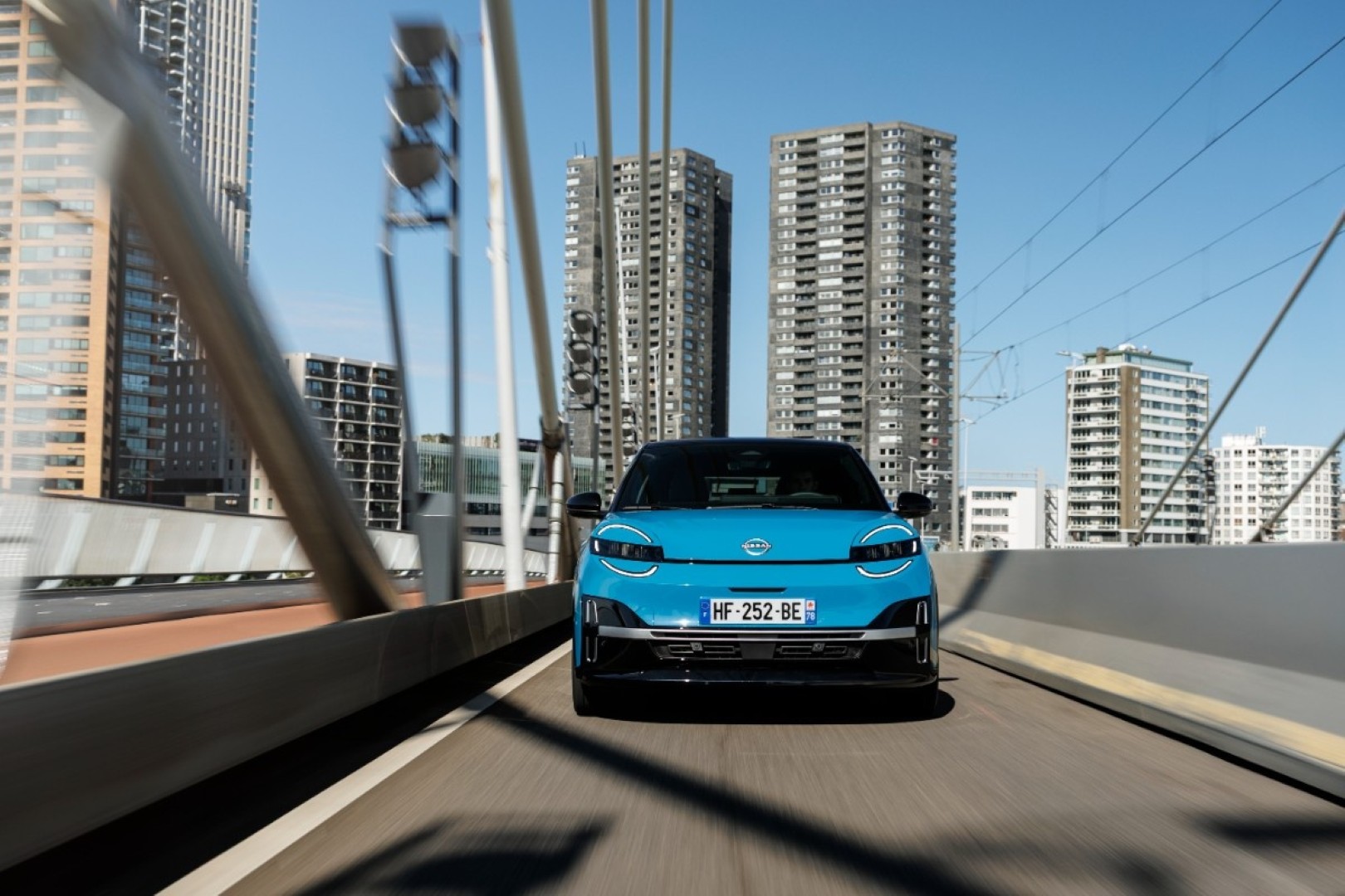 Το νέο Nissan Micra «ηλεκτρίζει» τους δρόμους του Ρότερνταμ Το νέο Nissan Micra «ηλεκτρίζει» τους δρόμους του Ρότερνταμ