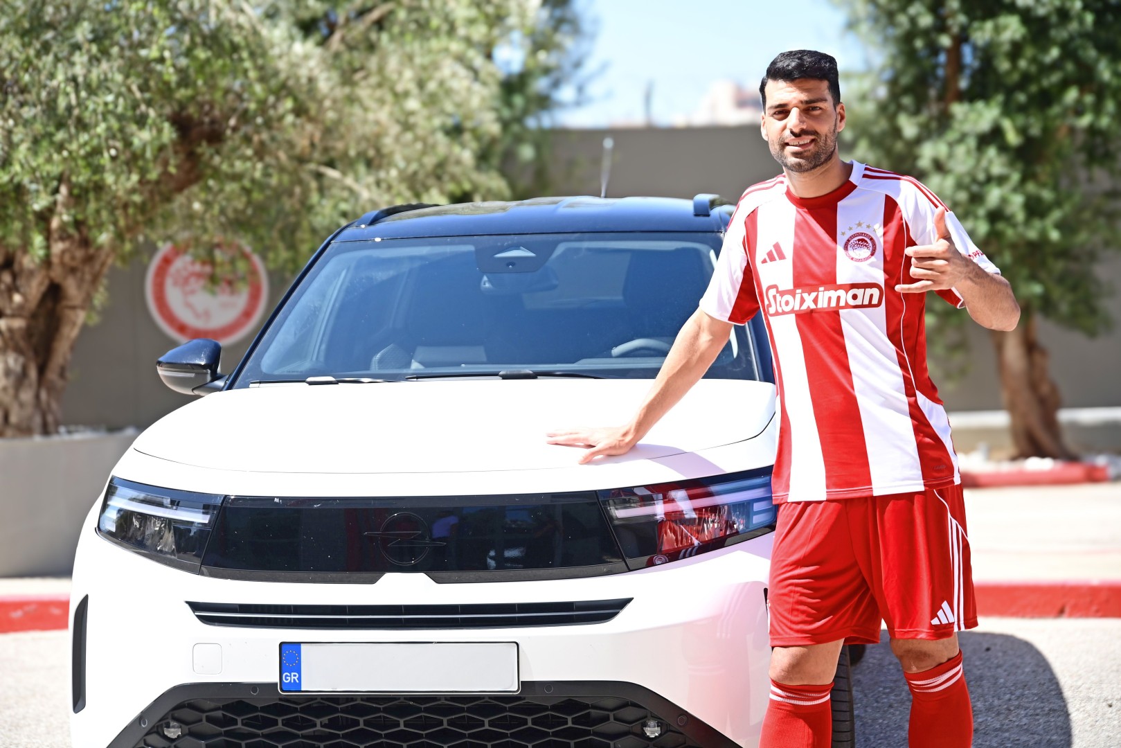 Ποιοι παίκτες του Ολυμπιακού τεστάρουν τα νέα Opel τους;