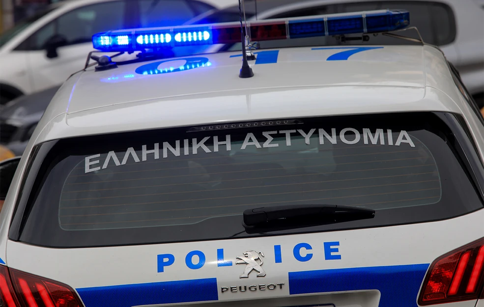 Πετούσαν πέτρες σε αυτοκίνητα στην Εθνική Οδό στο ύψος της Θήβας – Συνελήφθησαν πέντε άτομα