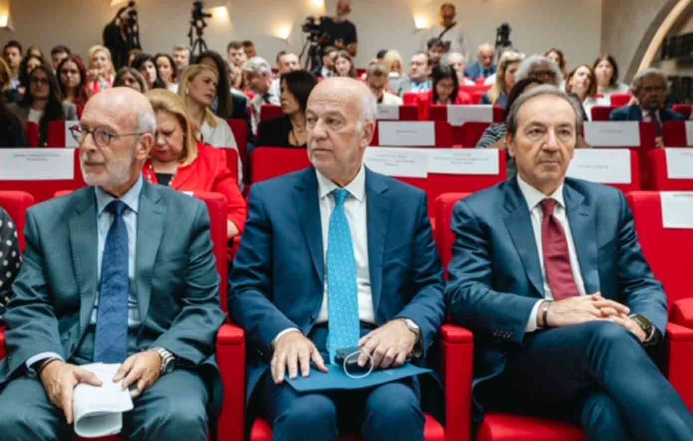 Το Υπουργείο Δικαιοσύνης παρουσίασε το «RE:MIND» - Καινοτόμο πρόγραμμα για την ψυχοεκπαίδευση και αναμόρφωση της ανήλικης παραβατικότητας Το Υπουργείο Δικαιοσύνης παρουσίασε το «RE:MIND» - Καινοτόμο πρόγραμμα για την ψυχοεκπαίδευση και αναμόρφωση της ανήλικης παραβατικότητας