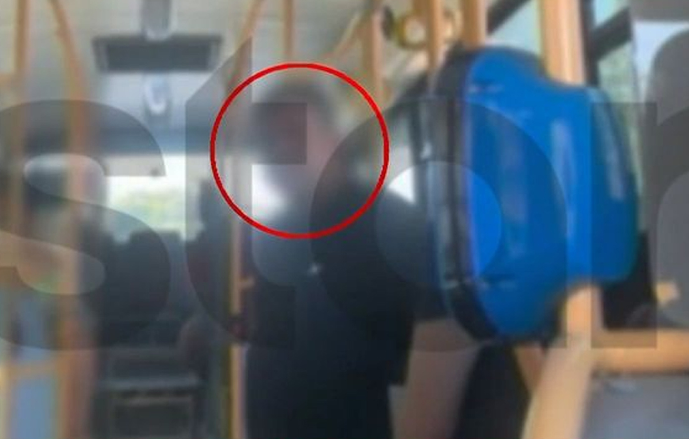 Βίντεο: Οδηγός λεωφορείου εγκλωβίζει 52χρονο που παρενόχλησε σεξουαλικά 22χρονη επιβάτιδα