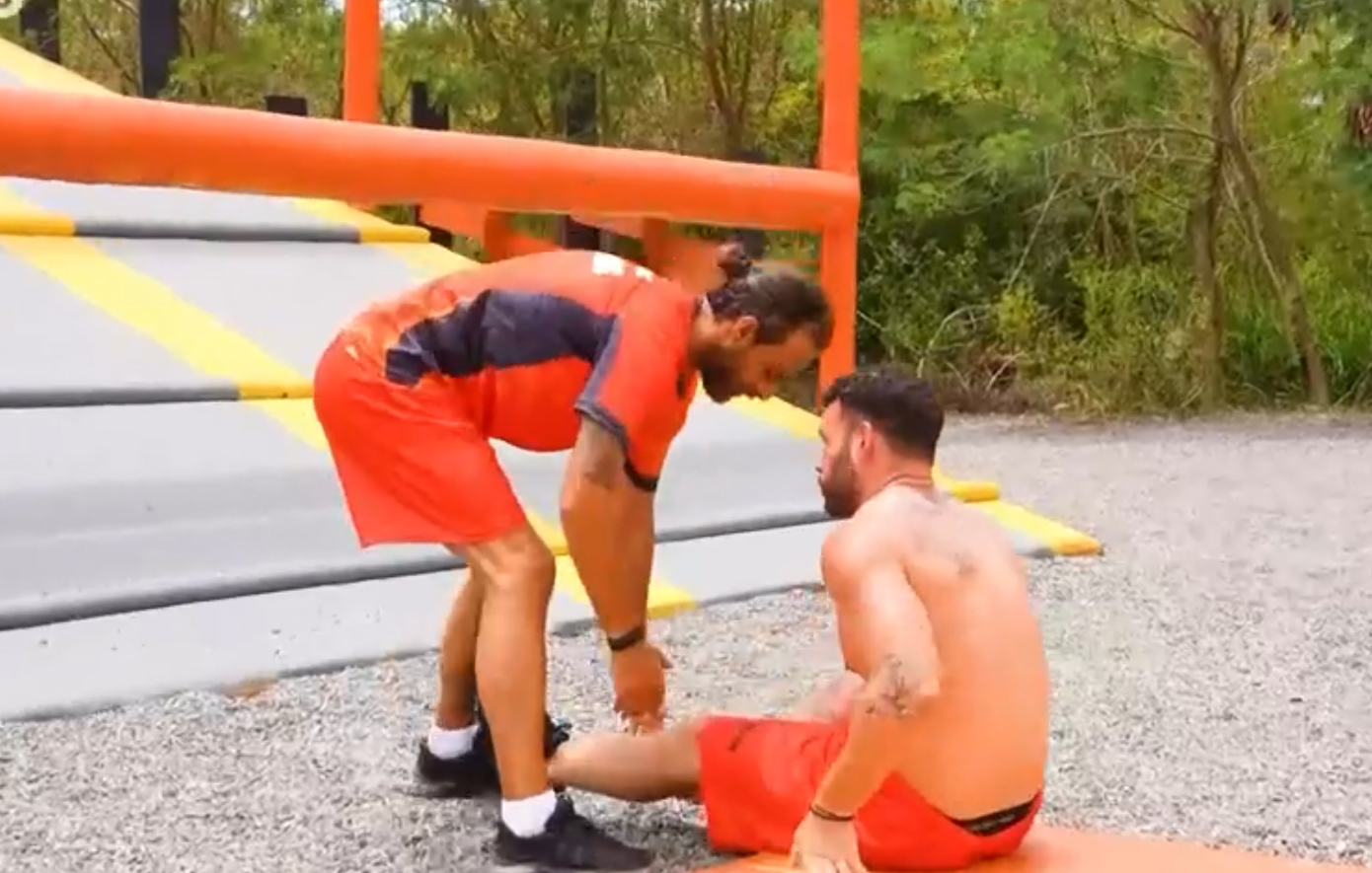 Exathlon: Τραυματίστηκε και αποχώρησε με ασθενοφόρο ο Στάθης Σχίζας &#8211; «Πάγωσαν» οι παίκτες