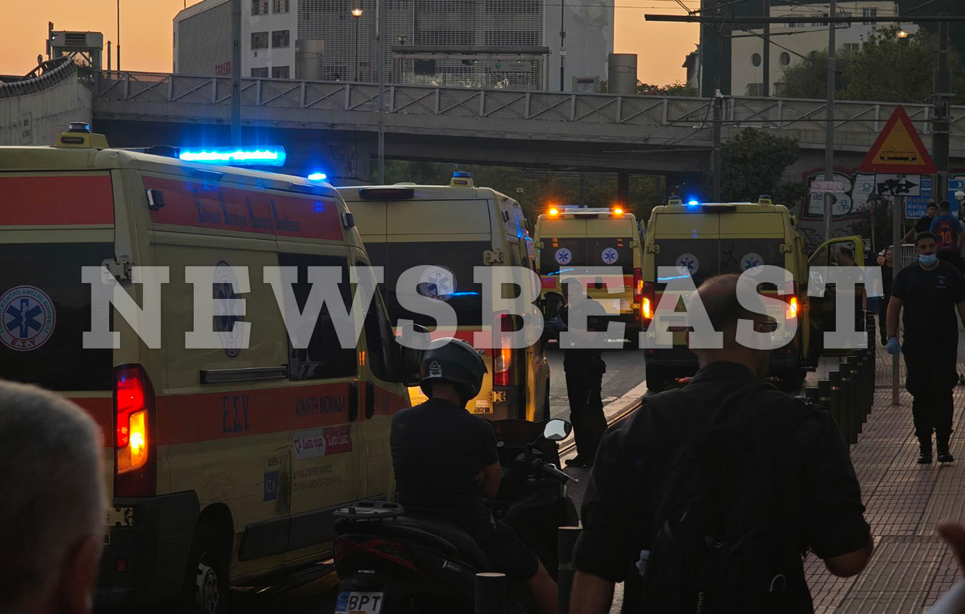 Σύγκρουση αστικού λεωφορείου με τραμ σημειώθηκε το απόγευμα στον Πειραιά Σύγκρουση αστικού λεωφορείου με τραμ σημειώθηκε το απόγευμα στον Πειραιά