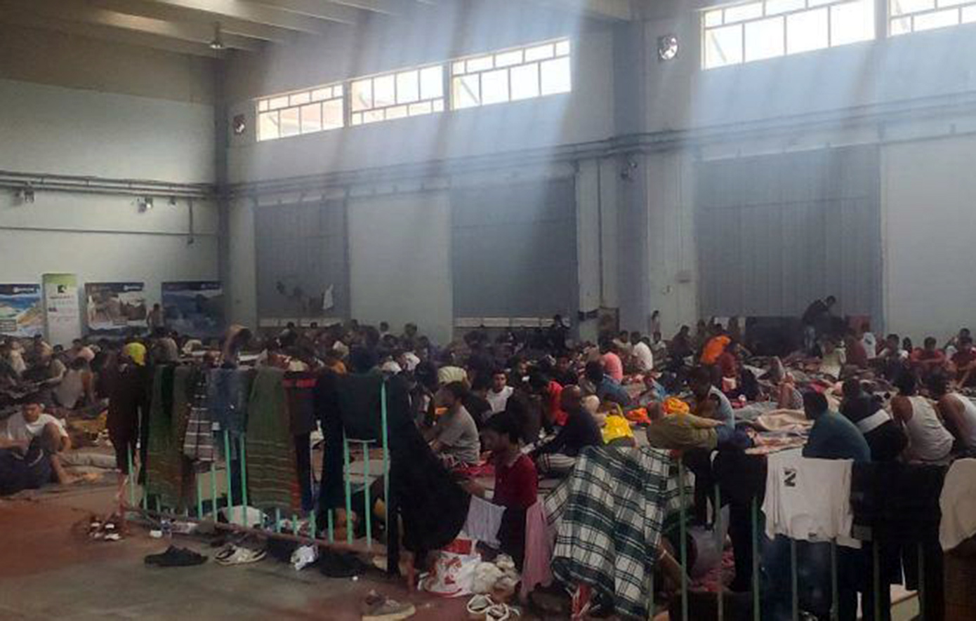 Ένταση στον χώρο προσωρινής διαμονής στην Αγυιά: Μετανάστες πιάστηκαν στα χέρια κατά τη διανομή φαγητού