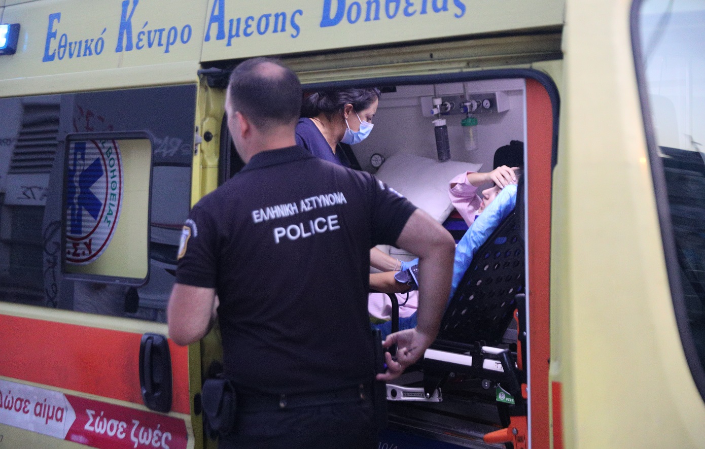 Χαμός σε λεωφορείο στη Γλυφάδα: Άνδρας προσπάθησε να κατεβάσει το παντελόνι του μπροστά σε ανήλικους