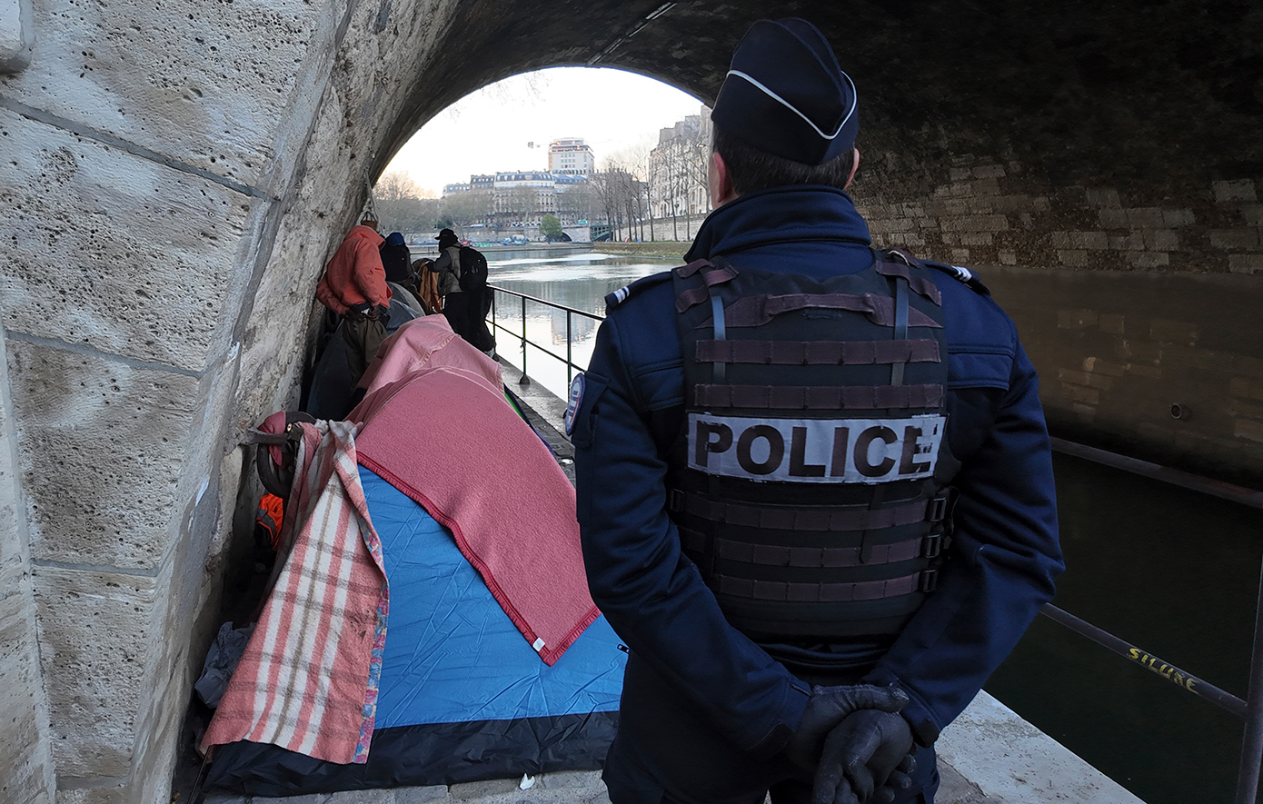 Κεφάλια χοίρων βρέθηκαν μπροστά σε τζαμιά στο Παρίσι &#8211; Τους δράστες αναζητούν οι Αρχές