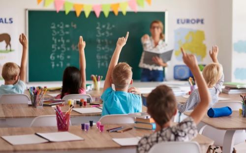 Όταν το παιδί δεν θέλει να πάει σχολείο: Ο απόλυτος οδηγός για γονείς που ανησυχούν