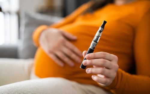 Είναι ασφαλέστερο το άτμισμα στην εγκυμοσύνη; Οι ειδικοί απαντούν