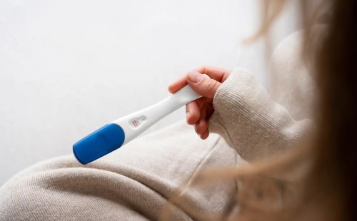 Οι πιο… ασύλληπτες συμβουλές για σύλληψη: Όταν οι γιαγιάδες γίνονται coaches γονιμότητας