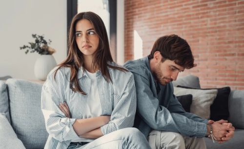 Όταν εκείνος/η δεν ξέρει τι θέλει: Τι σημαίνει αυτό για τη σχέση σας και τι πρέπει να κάνεις