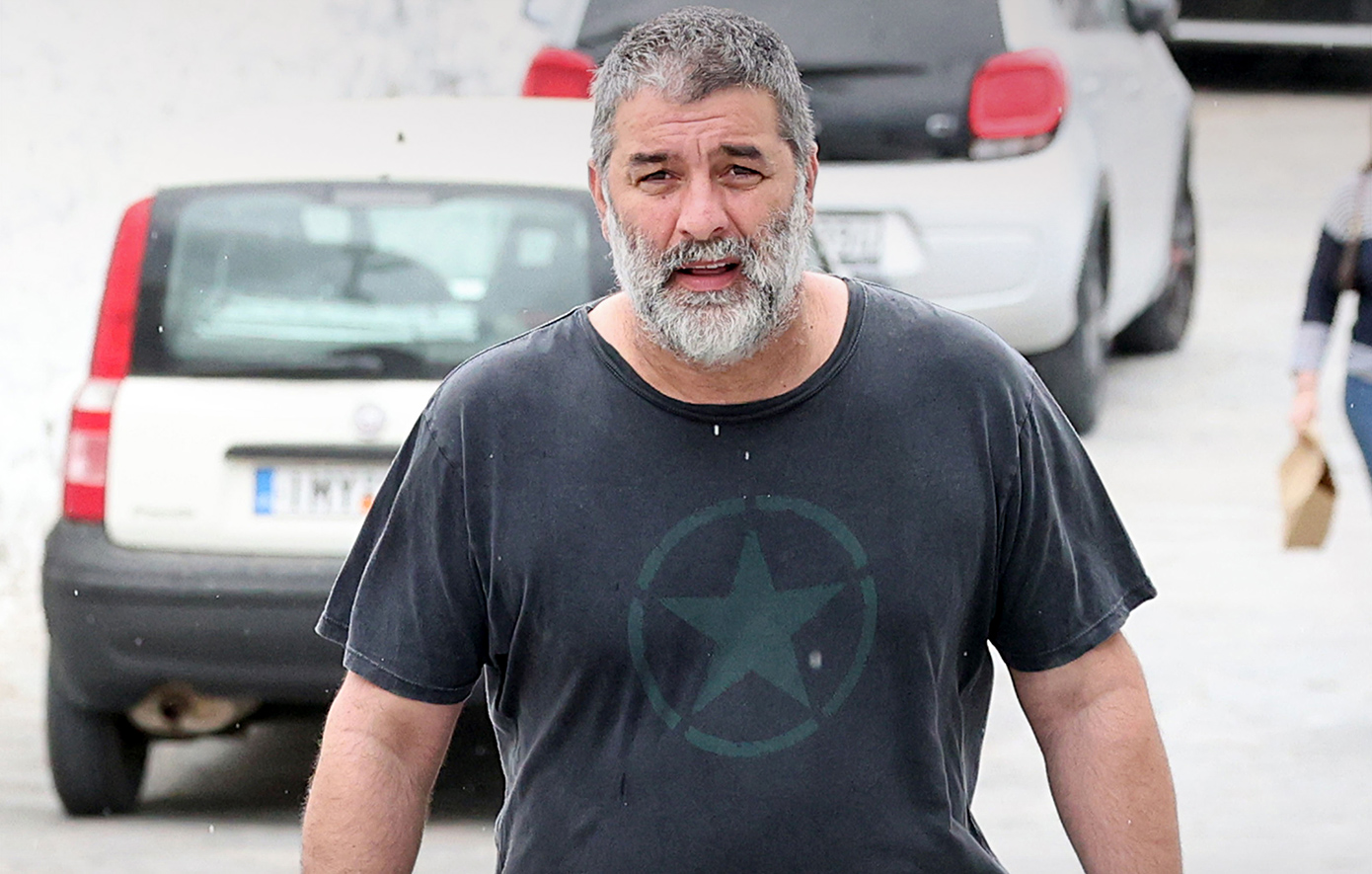 Νέα στοιχεία για το περιστατικό με πρωταγωνιστή τον Βασίλη Μπισμπίκη &#8211; Οι χοροί πριν τις φθορές στα αυτοκίνητα και το πρώτο τραπέζι