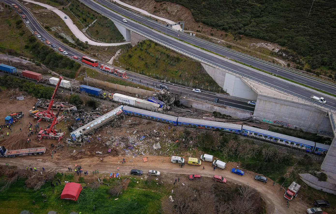Τέσσερα πλέον τα αιτήματα εκταφής σορών θυμάτων του δυστυχήματος των Τεμπών