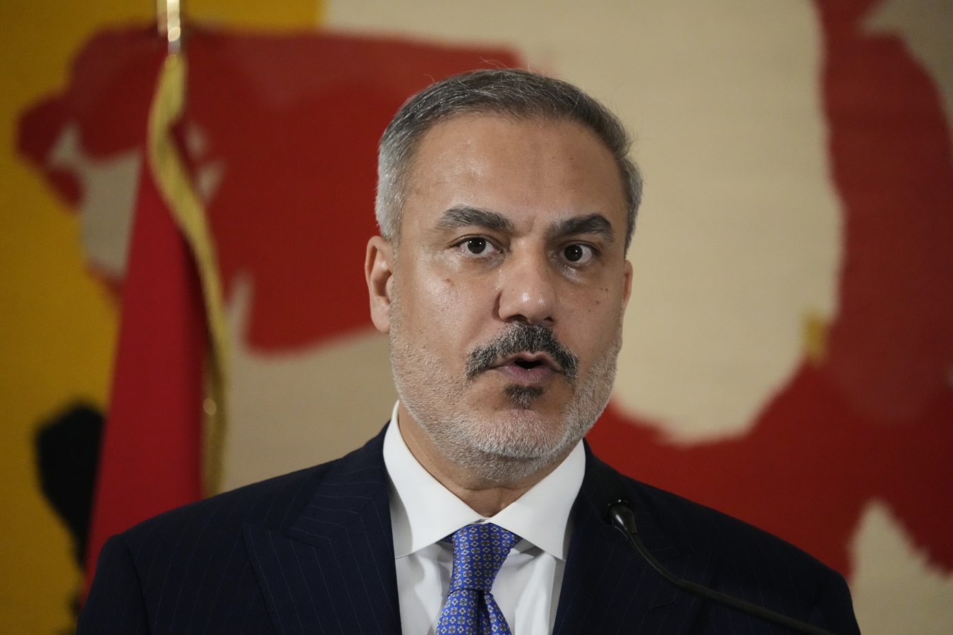 Χακάν Φιντάν: «Παραβιάζονται τα δικαιώματα της μειονότητας μας σε Θράκη και Δωδεκάνησα»