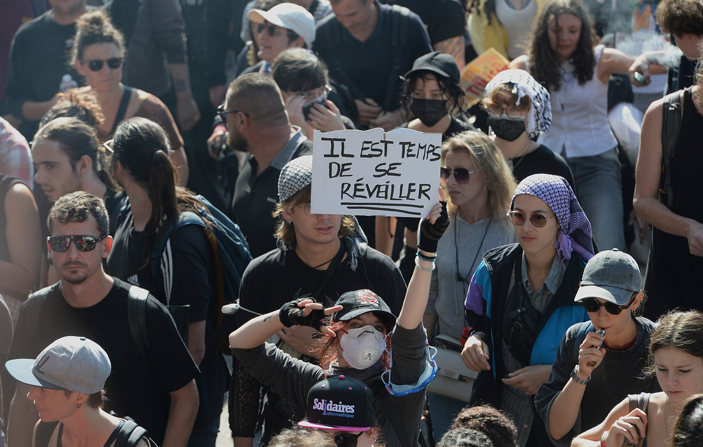 Οι Γάλλοι ζητούν αντίδραση, μποϊκοτάζ και κυρώσεις στις ΗΠΑ