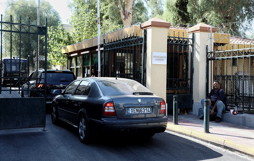 Αναβλήθηκε η δίκη του χειρουργού που κατηγορείται για «φακελάκι» &#8211; Γιατί απουσίαζε η καταγγέλλουσα