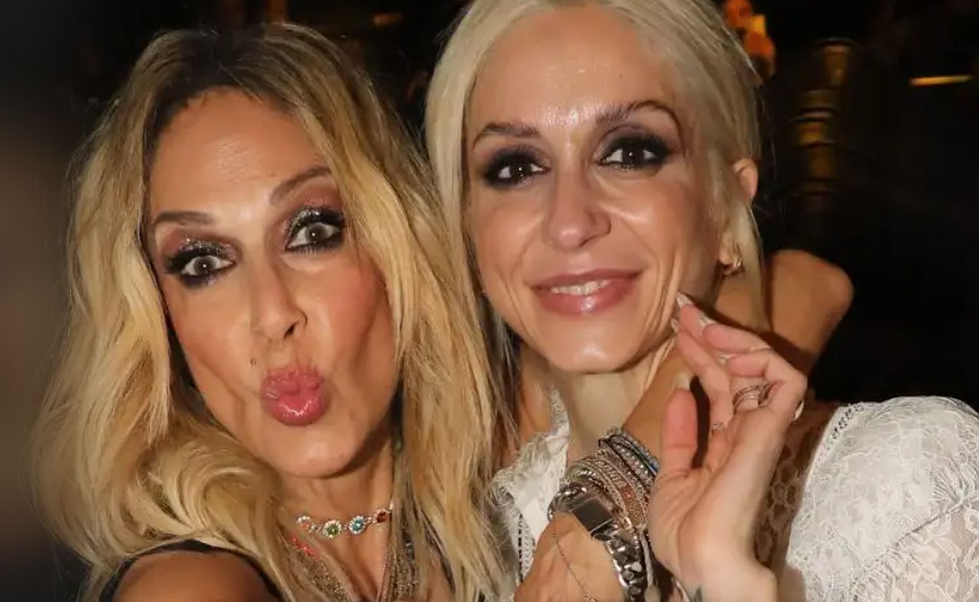 Σοφία Καρβέλα για την sold out συναυλία της Άννας Βίσση στο Καλλιμάρμαρο: «Είμαι περήφανη για εσένα, μαμά»