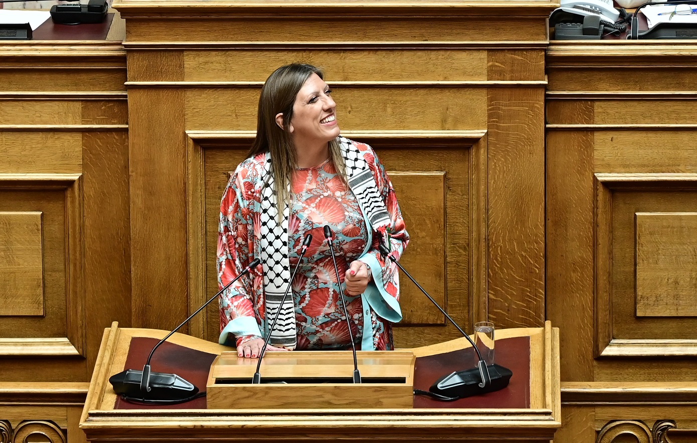 Η Ζωή Κωνσταντοπούλου υποδέχθηκε στη Βουλή τα παιδιά από την Παλαιστίνη που νοσηλεύονται στην Ελλάδα