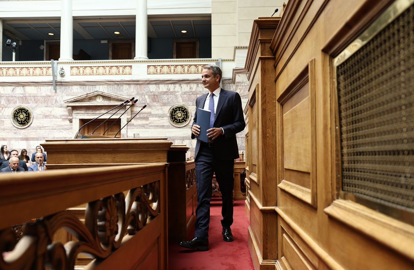 Οι «μαύρες τρύπες» της Κυβέρνησης στο δρόμο προς τις κάλπες: Το σχέδιο για να γυρίσει η κατάσταση