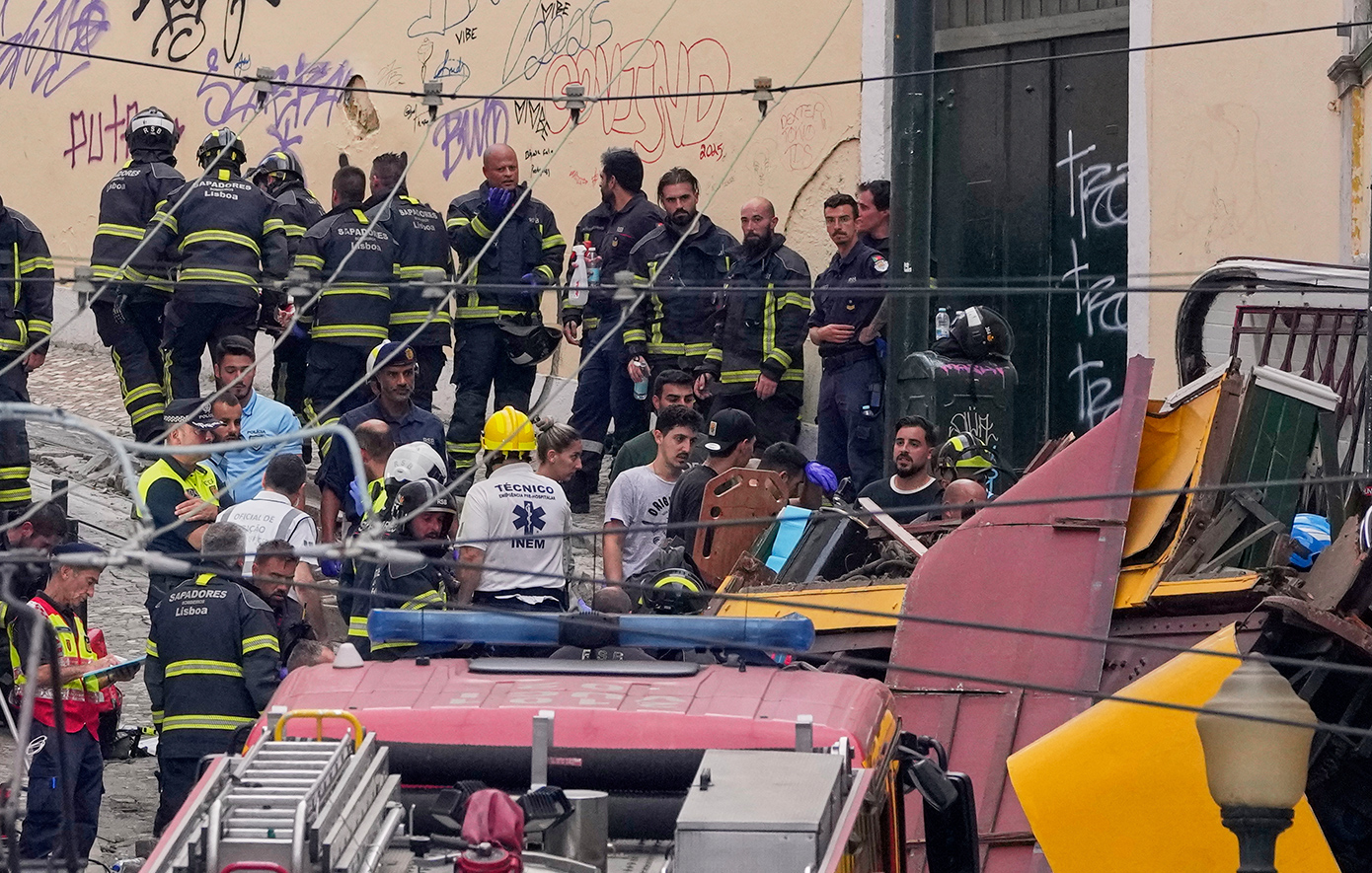 Τραγωδία στην Πορτογαλία: Τουλάχιστον 15 νεκροί από τον εκτροχιασμό του ιστορικού τελεφερίκ Γκλόρια