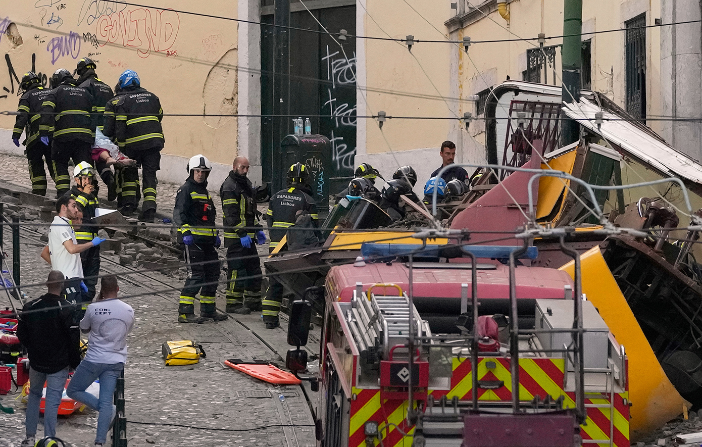 Εκτροχιάστηκε το ιστορικό τελεφερίκ Γκλόρια στη Λισαβόνα