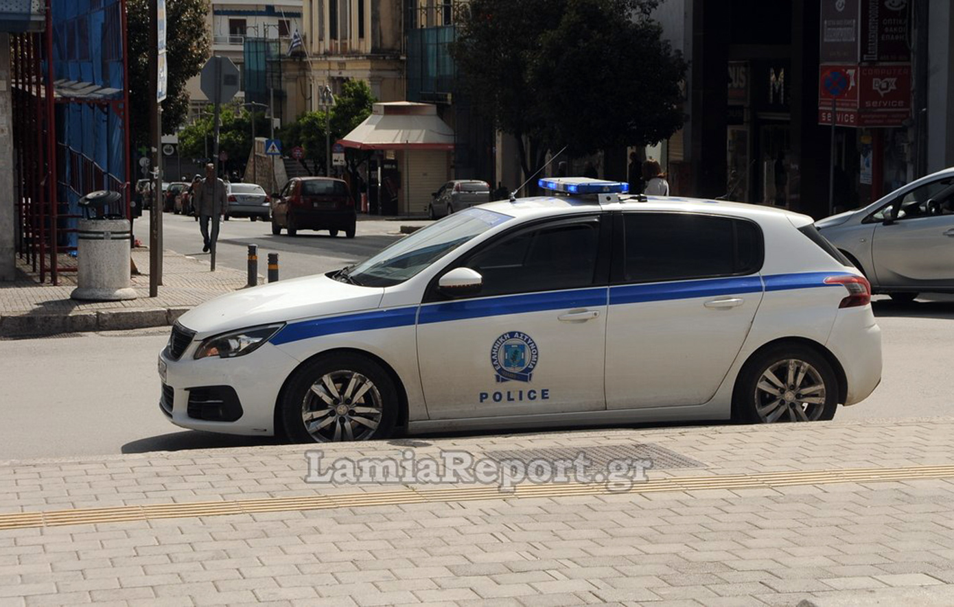 Αρπαγή τύπου «Tiger» και ληστεία στη Λαμία &#8211; Απείλησαν με πιστόλι και μαχαίρι 30χρονο που έκανε ανάληψη από ΑΤΜ