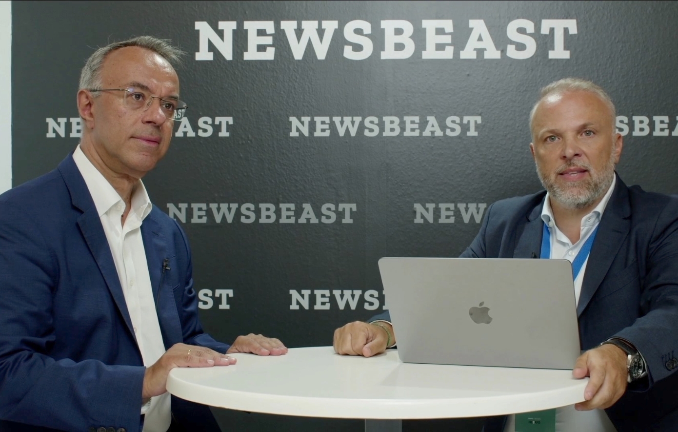 Ο Χρήστος Σταϊκούρας στο Newsbeast: Ο επίμονος πληθωρισμός ροκανίζει το διαθέσιμο εισόδημα