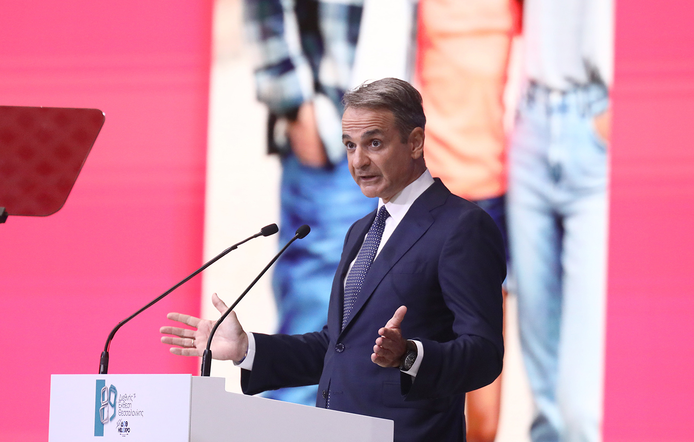 Τα πολιτικά μηνύματα της ομιλίας Μητσοτάκη &#8211; Η φορολογική τομή, η προειδοποίηση στο εσωτερικό και το σκωτσέζικο ντους στην αντιπολίτευση 