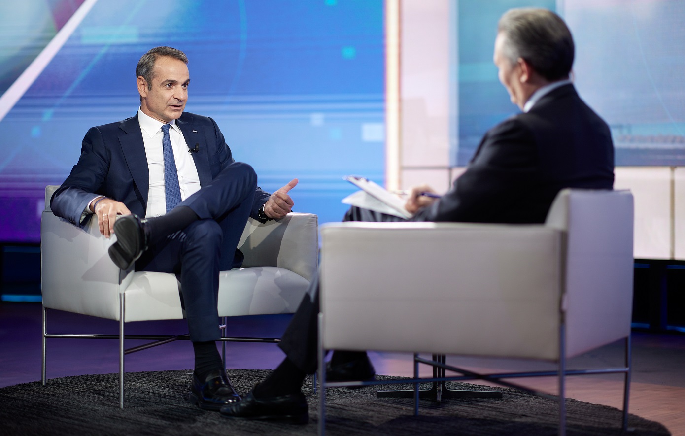 Μητσοτάκης στο Bloomberg: Από την 1η Ιανουαρίου οι Έλληνες θα δουν αύξηση στα εισοδήματά τους