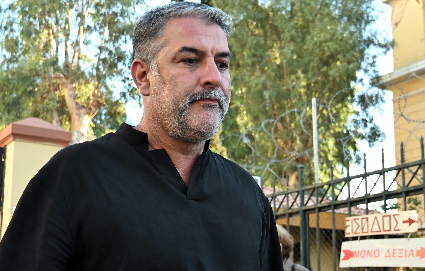 «Είναι αστειότητες», απαντά κάτοικος της Φιλοθέης για το σημείωμα που είπε πως άφησε ο Βασίλης Μπισμπίκης &#8211; Το νέο βίντεο και οι αποκαλύψεις