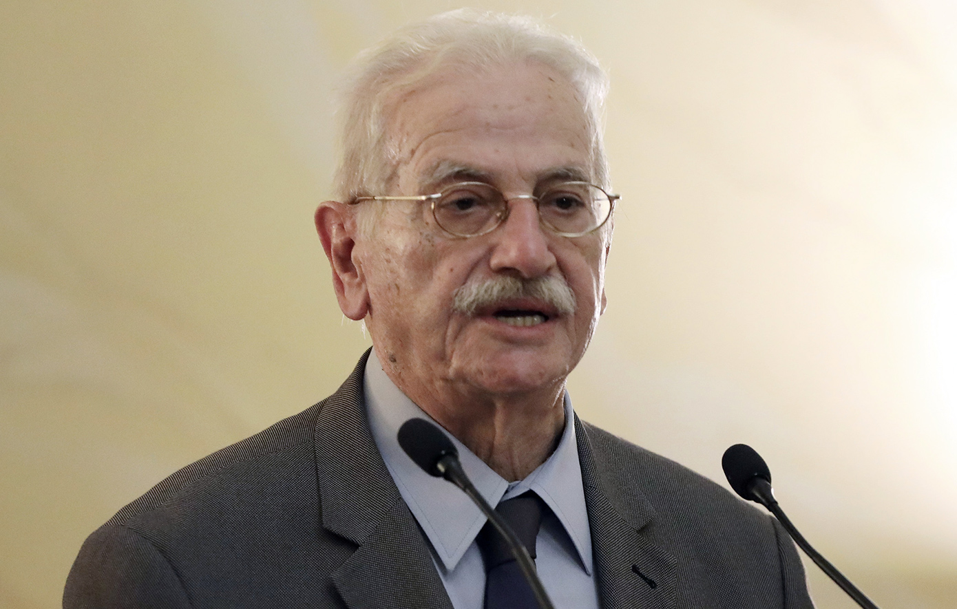 Θλίψη στην κηδεία του Νικόλαου Παπαδάκη &#8211; «Αφιέρωσε όλη του τη ζωή στο έργο του και την κληρονομιά του»