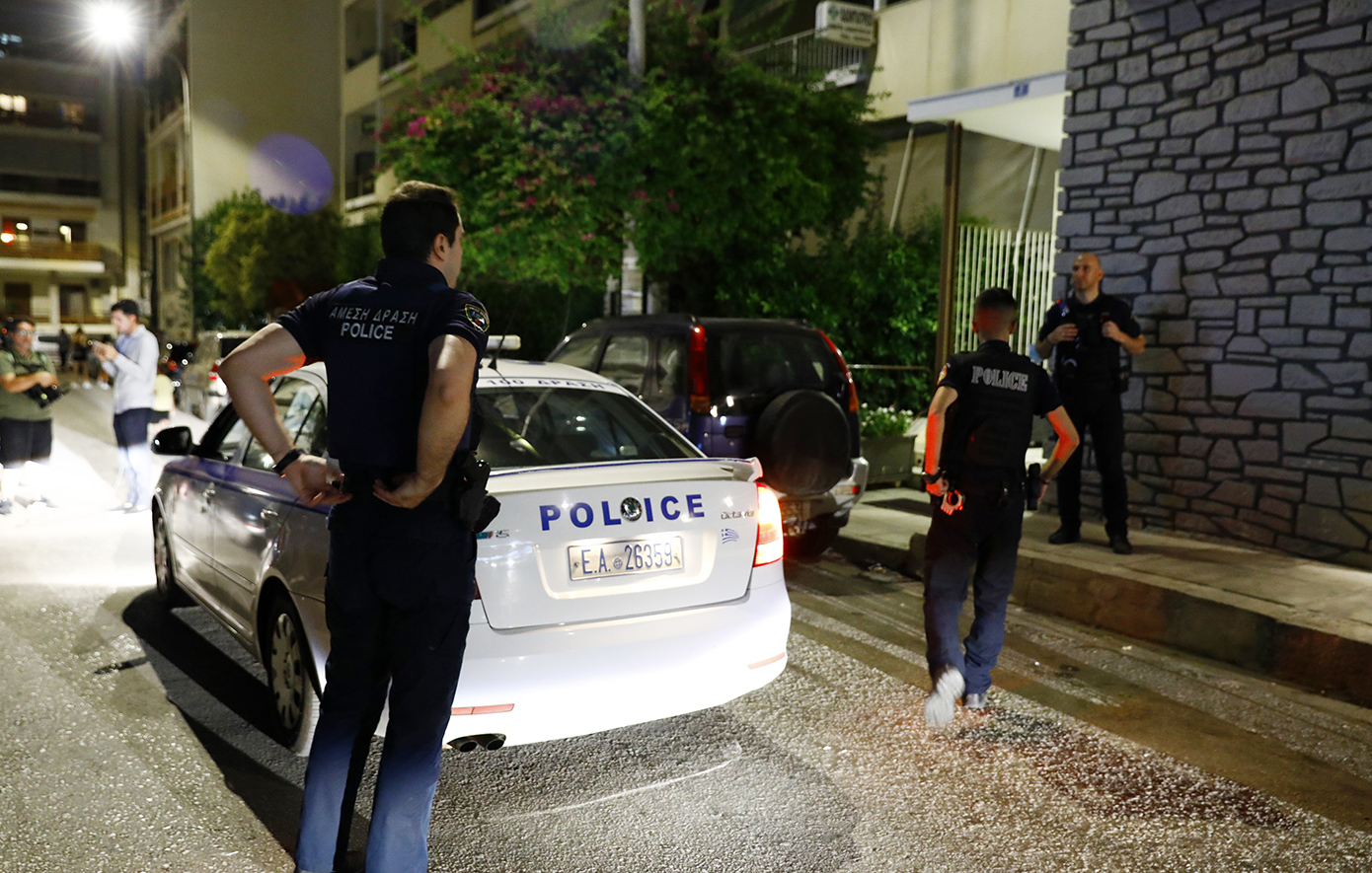 Τραγωδία στα Πατήσια: «Γύρισα και τη βρήκα νεκρή» λέει ο σύζυγος της γυναίκας που γέννησε και πέθανε μαζί με το νεογνό
