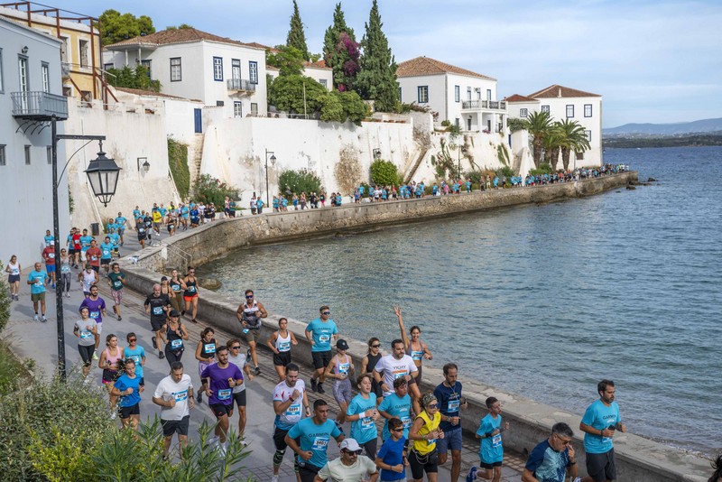 Η μεγάλη στιγμή για το 14ο SPETSES MINI MARATHON έφτασε!