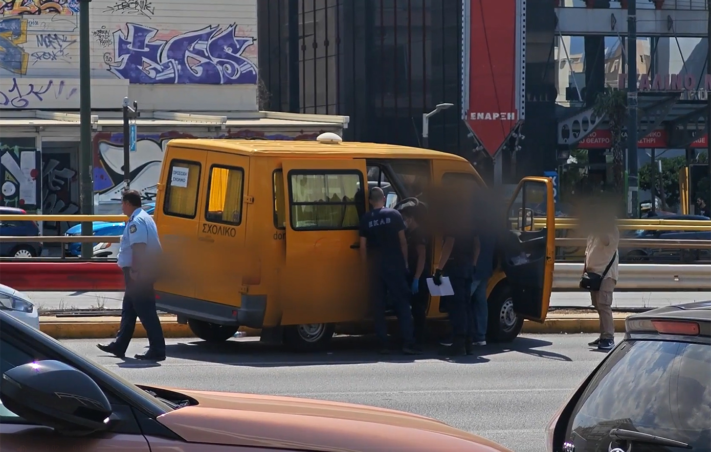 Εκτροπή σχολικού λεωφορείου στη Συγγρού – Τραυματίστηκε ελαφρά η οδηγός