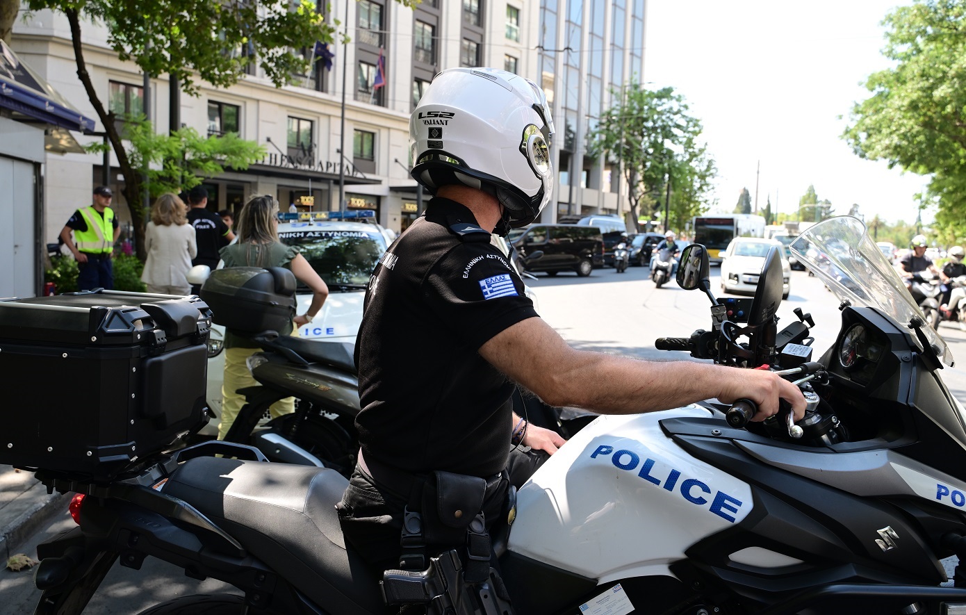 Συνελήφθη 28χρονος μοτοσικλετιστής για επικίνδυνους ελιγμούς σε κεντρική λεωφόρο της Καλλιθέας