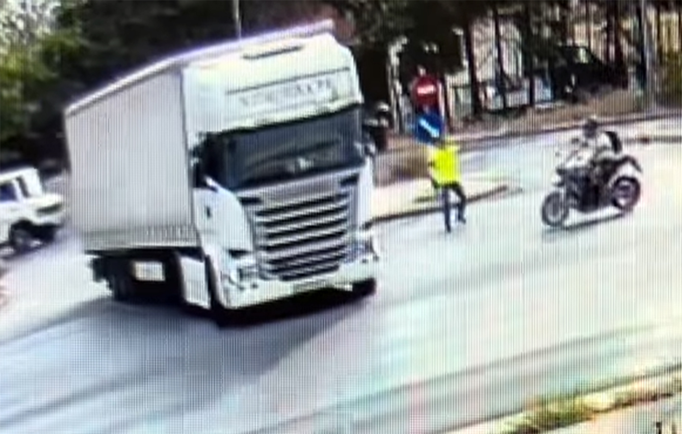 Σοκάρουν οι εικόνες από το τροχαίο με νεκρό 29χρονο στη Θεσσαλονίκη &#8211; Κακουργηματική δίωξη στους 4 συλληφθέντες