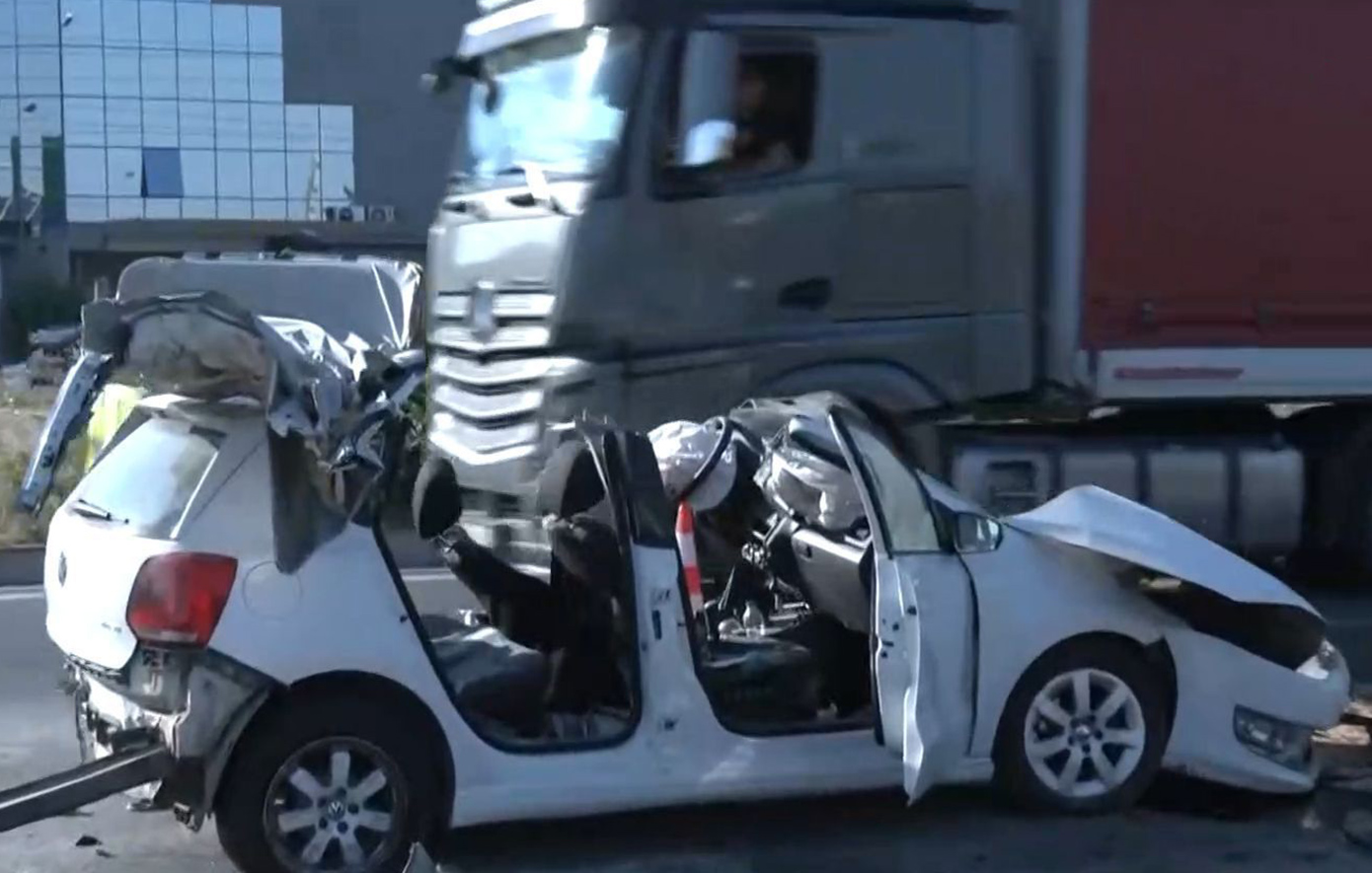 Σοκαριστικό τροχαίο με νεκρό 24χρονο στη Θεσσαλονίκη: Τα οχήματα συγκρούστηκαν, το ένα τούμπαρε και πέρασε στο αντίθετο ρεύμα
