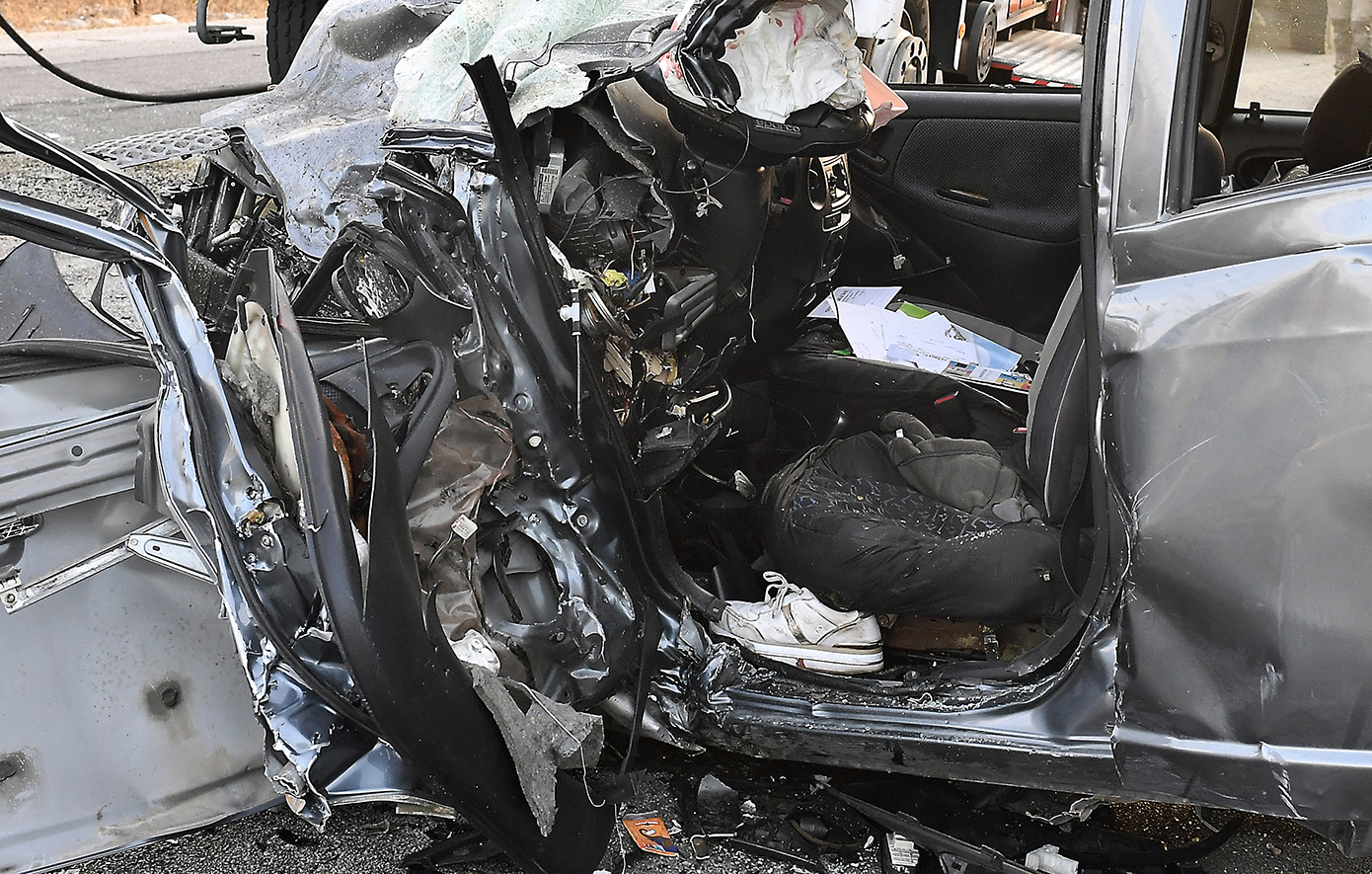 Σοκάρουν οι φωτογραφίες από το τροχαίο με νεκρή 25χρονη στο Κιάτο Σοκάρουν οι φωτογραφίες από το τροχαίο με νεκρή 25χρονη στο Κιάτο