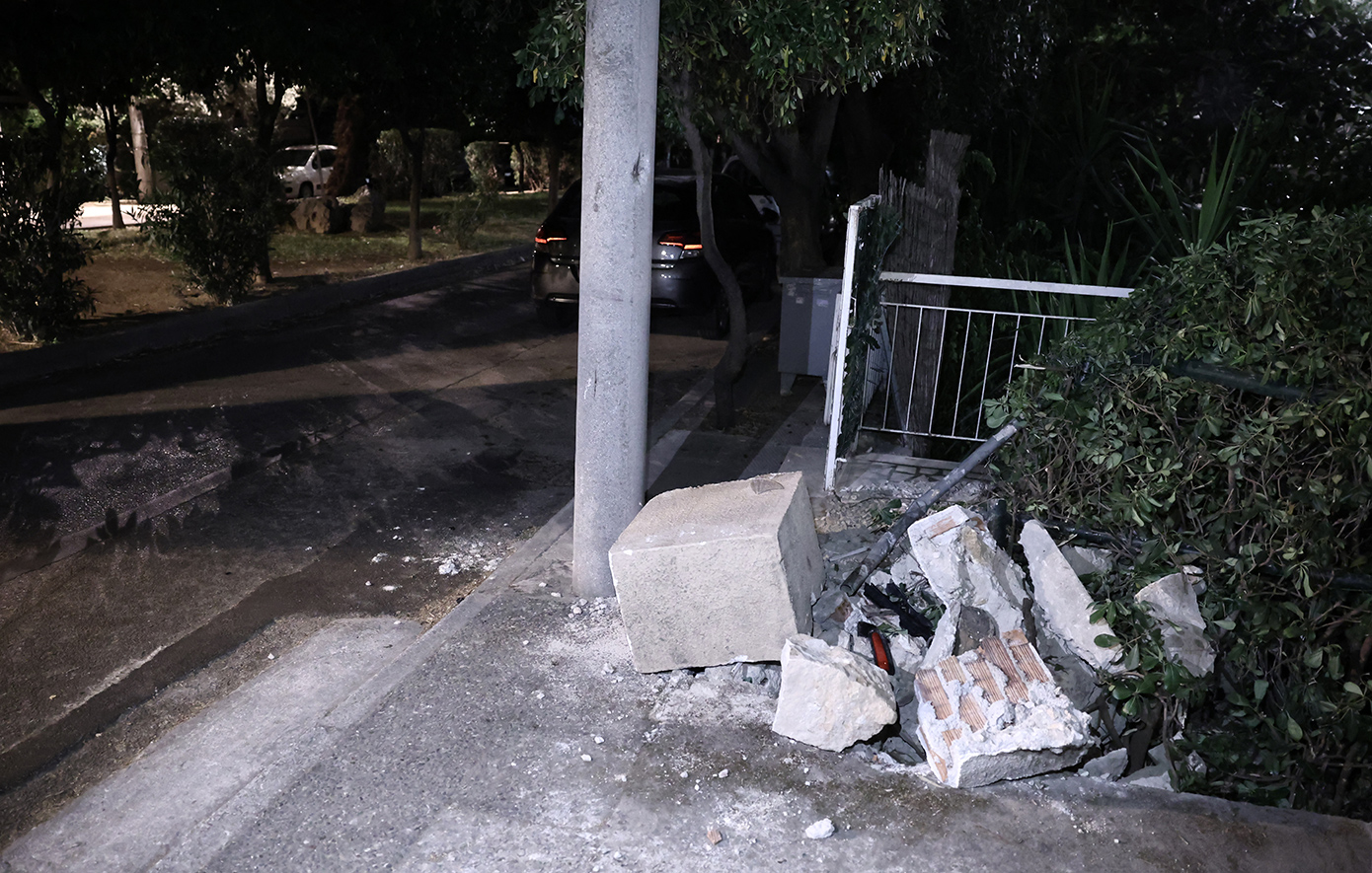 Νέα στοιχεία για το περιστατικό με πρωταγωνιστή τον Βασίλη Μπισμπίκη – Οι χοροί πριν τις φθορές στα αυτοκίνητα και το πρώτο τραπέζι