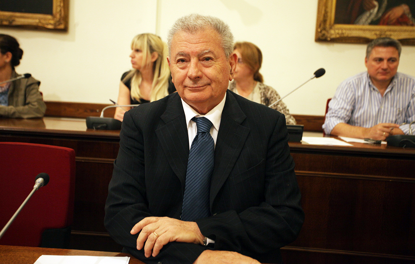 Ξεκίνησε η δίκη για το θάνατο του Σήφη Βαλυράκη &#8211; «Τον έσφαξαν…», κατέθεσε η σύζυγος του ως πρώτη μάρτυρας