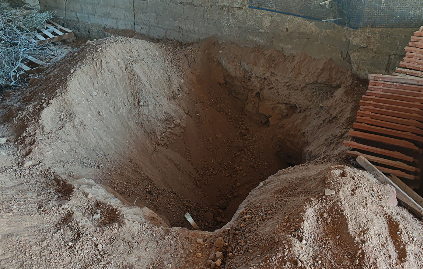 Τι ισχυρίζεται η 62χρονη που έθαψε τη μητέρα της σε στάβλο για να παίρνει τη σύνταξή της