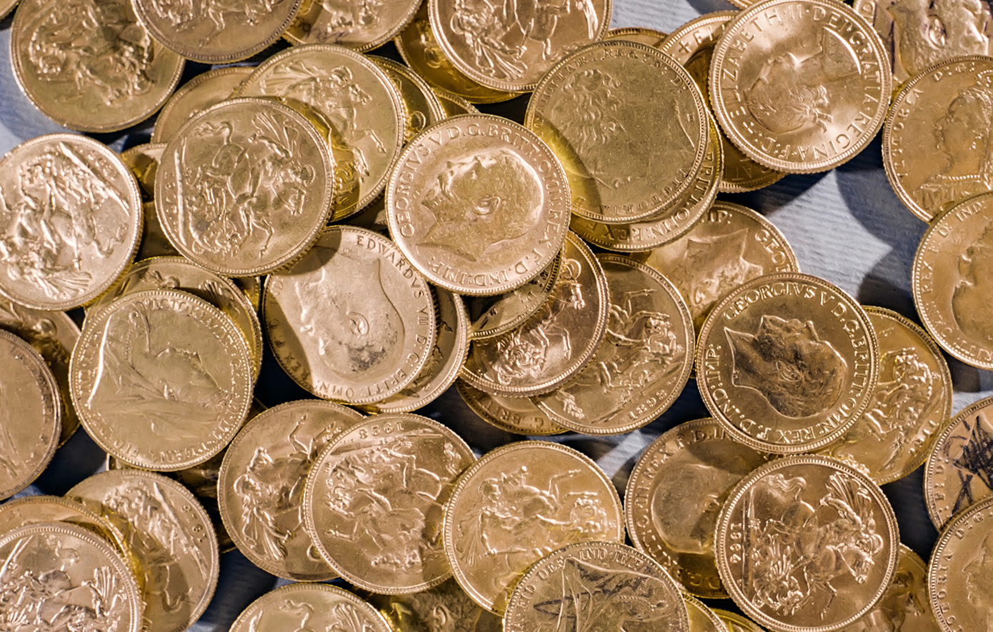 Η χρυσή λίρα σπάει όλα τα ρεκόρ: Έφτασε στα 1.000 ευρώ – Συνεχίζεται η άνοδος σε χρυσό και ασήμι